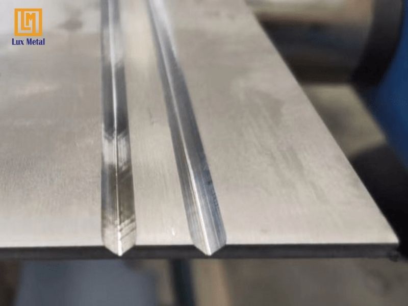 Soi bào rãnh là quá trình gia công tạo rãnh V trên bề mặt kim loại