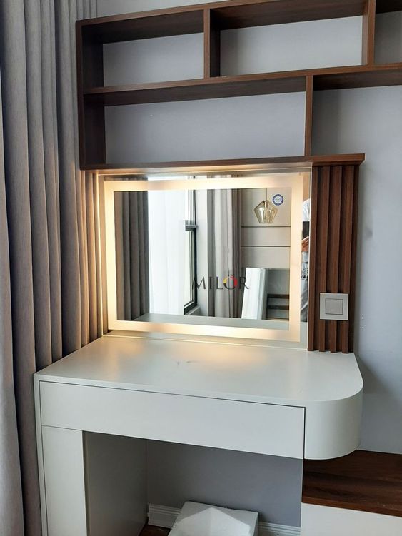 Gương trang điểm có đèn led