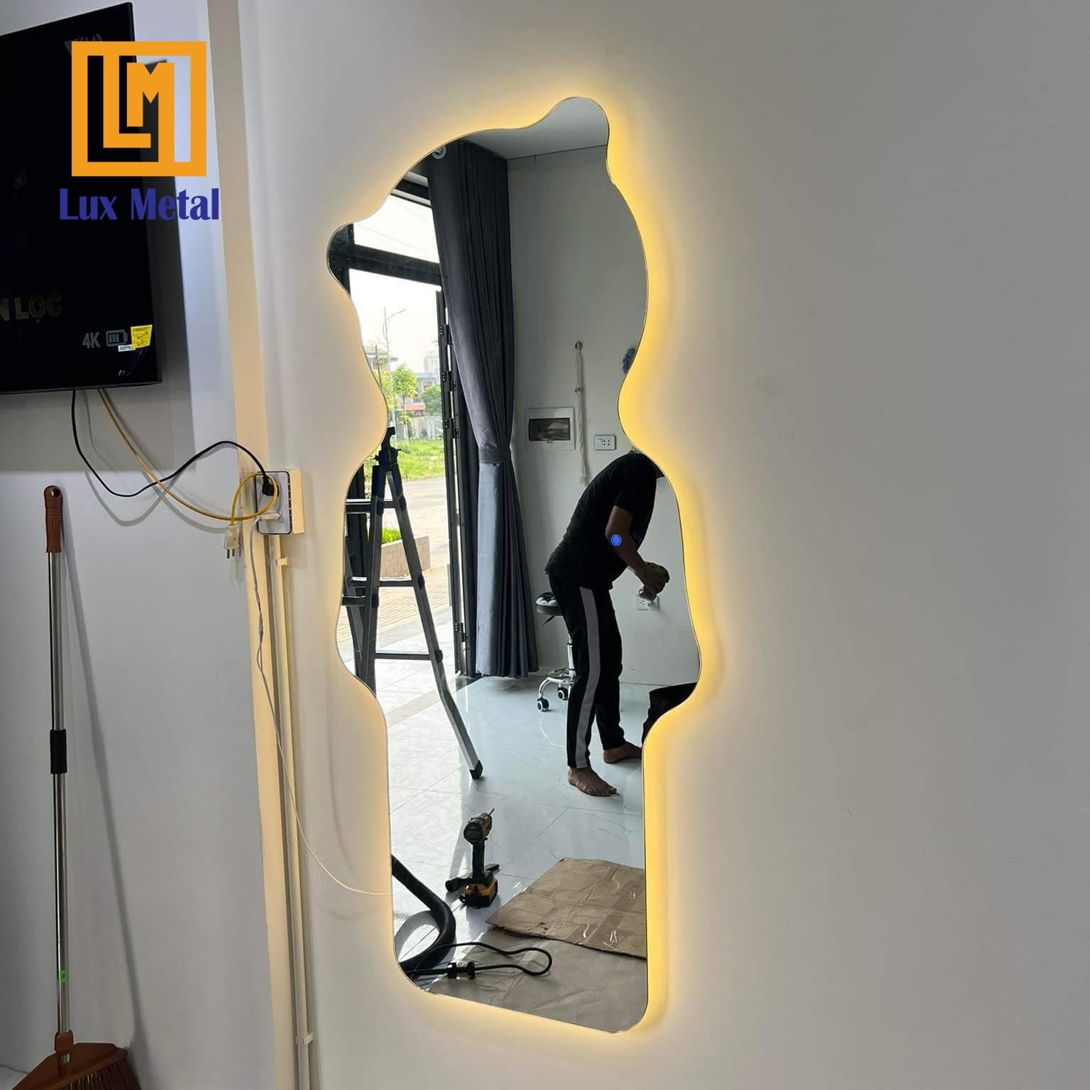 Mẫu gương trang trí phòng khách độc đáo