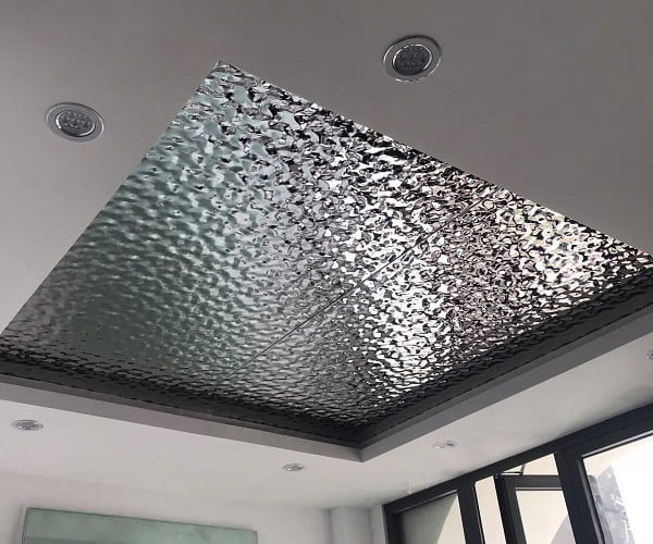 Mẫu trần inox gợn sóng độc đáo