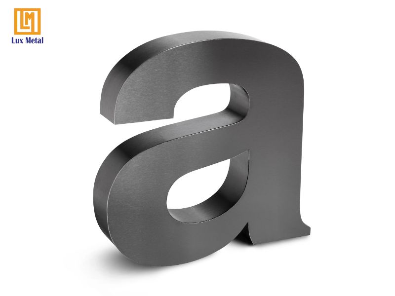 Chữ inox đen sang trọng cho bảng hiệu cao cấp