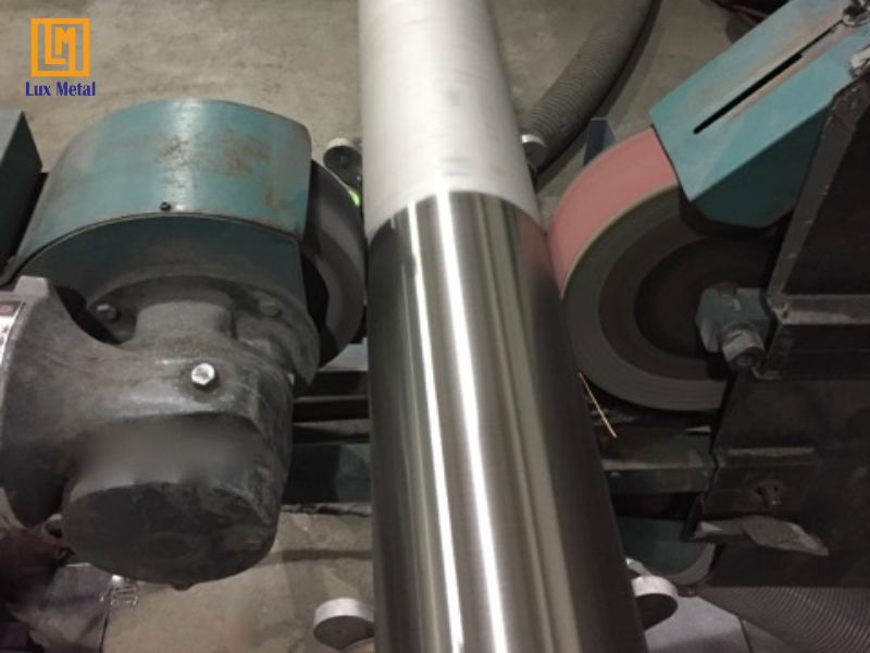 Gia công đánh bóng inox