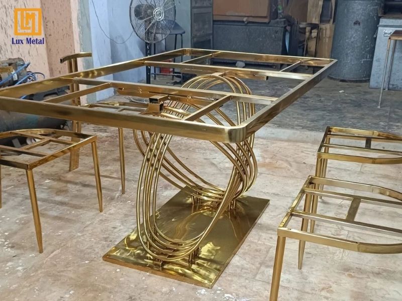 Gia công inox mạ vàng sang trọng